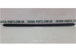 Ущільнювач скла дверей внутрішній передній лівий Skoda Fabia New 5J0837479 VAG (5J0837479)