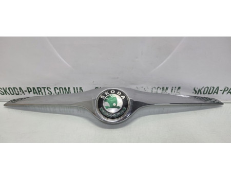 Молдинг Хром капоту Skoda Fabia New до рестайл 2008-2010р VAG (5J0853633)