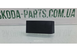 Заглушка торпеди права Skoda Fabia II New 5J1858178A вживана VAG (5J1858178A)