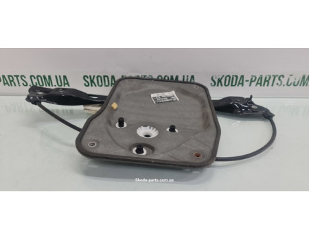 Склопідіймач електричний задній правий Skoda Fabia New combi VAG (5J4839402H)