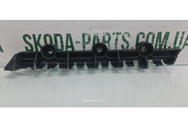 Направляюча заднього бампера права хетчбек Skoda Fabia New 5J6807394 VAG (5J6807394)