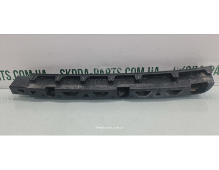 Направляюча заднього бампера, права хетчбек Skoda Fabia New 5J6807864 вживана VAG (5J6807864)