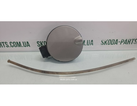 Лючок паливного бака хетчбек Skoda Fabia New 5J6809857A VAG (5J6809857A)