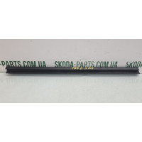 Ущільнювач задньої лівої дверки Skoda Fabia 2 вживаний VAG (5J6839479)