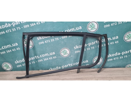 Ущільнювач стікла задньої лівої дверки Skoda Fabia 5J6845209 вживаний VAG (5J6845209)