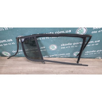 Скло-кватирка двері задній лівою з Ущільненням Skoda Fabia New хетчбек 2008-2014р VAG (5J6845209AJ)