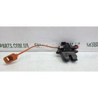 Замок кришки багажника Skoda Roomster VAG (5J8827501A)