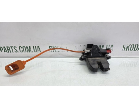 Замок кришки багажника Skoda Roomster VAG (5J8827501A)