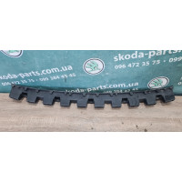 Направляюча заднього бампера Skoda Fabia New 5J9807863 VAG (5J9807863)