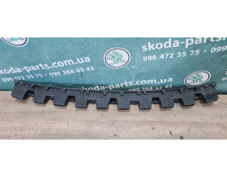 Направляюча заднього бампера Skoda Fabia New 5J9807863 VAG (5J9807863)
