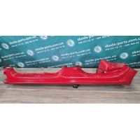 Поріг зовнішній лівий з підсилювачем Skoda Fabia New вживаний 5J9809605D VAG (5J9809605D)