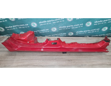 Поріг зовнішній правий з підсилювачем Skoda Fabia New вживаний 5J9809606D VAG (5J9809606D)