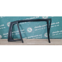 Ущільнювач скла дверей задній правий комбі Skoda Fabia New 5J9845210 VAG (5J9845210)