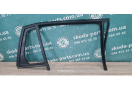 Ущільнювач скла дверей задній правий комбі Skoda Fabia New 5J9845210 VAG (5J9845210)
