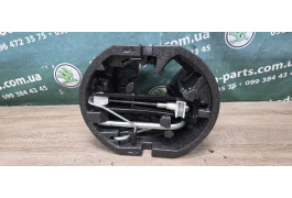 Органайзер в запасне колесо Skoda Rapid VAG (5JA012115C)