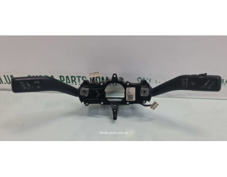 Перемикач підкермовий Skoda Octavia A5 VAG (5K0953502K)