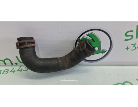 Патрубок системи охолодження Skoda Octavia A5 5N0121051A VAG (5N0121051A)