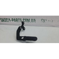 Кронштейн кріплення додаткового насосу системи охолодження двигуна 2.0tdi Skoda Superb 2 VAG (5N0121093A)