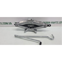 Домкрат Skoda Octavia A7 VAG (5N01211095B)