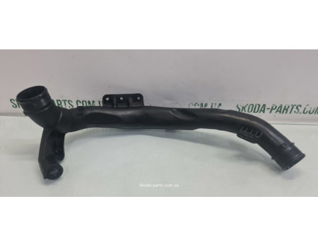 Патрубок інтеркулера 2.0tdi Skoda Superb 2 VAG (5N0145840C)