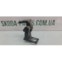 Завіса петля дверей передня права Skoda Superb 2 5N0831402 вживана VAG (5N0831402)