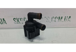 Додатковий насос системи охолодження двигуна 2.0tdi Skoda Superb 2 VAG (5N0965561)