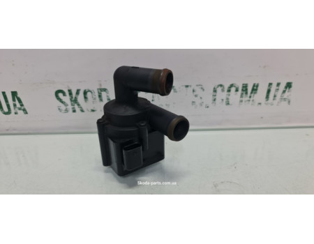 Додатковий насос системи охолодження двигуна 2.0tdi Skoda Superb 2 VAG (5N0965561)