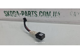 Розєм USB з фішкою Skoda Octavia A7 5Q0035726B VAG (5Q0035726B)