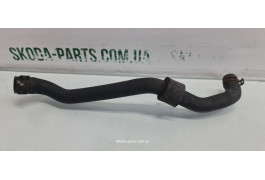 Патрубок системи охолодження двигуна 1.6tdi Skoda Octavia A7 5Q0121064AR VAG (5Q0121064AR)