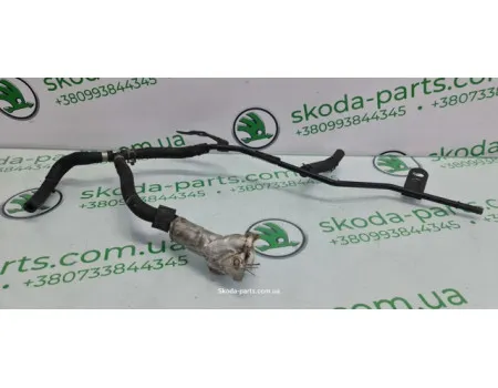 Трубка системи охолодження двигуна 1.6tdi Skoda Octavia A7 5Q0121064AS VAG (5Q0121064AS)