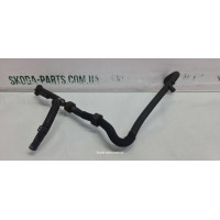 Патрубок системи охолодження двигуна 1.6tdi Skoda Octavia A7 5Q0121087D VAG (5Q0121087D)