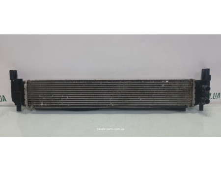 Радіатор охолодження двигуна додатковий 1.6tdi Skoda Octavia A7 5Q0121251EL VAG (5Q0121251EL)
