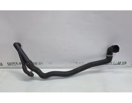 Шланг/патрубок радіатора охолодження нижній з фланцем Skoda Octavia A7 1.6 tdi VAG (5Q0122051AR)