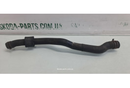 Патрубок системи охолодження двигуна 1.6tdi Skoda Octavia A7 5Q0122101BL VAG (5Q0122101BL)