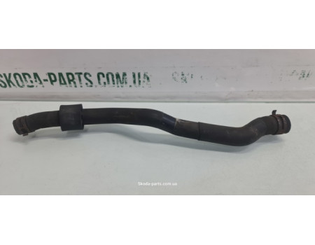 Патрубок системи охолодження двигуна 1.6tdi Skoda Octavia A7 5Q0122101BL VAG (5Q0122101BL)