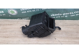 Корпус повітряного фільтра Skoda Octavia A7 5Q0129607S VAG (5Q0129607S)