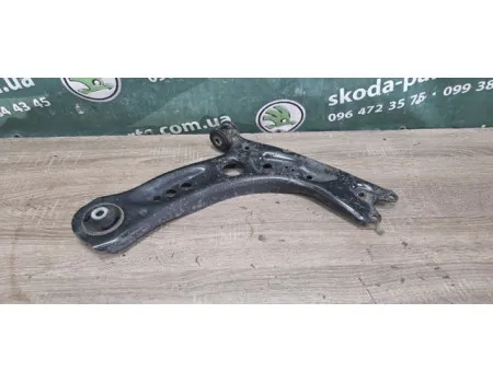Важіль передньої підвіски нижній правий ричаг Skoda Octavia A7 1.6 Tdi 5Q0407152P VAG (5Q0407152P)