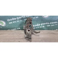 Цапфа-поворотний кулак передній правий Skoda Octavia A7 5Q0407256Q VAG (5Q0407256Q)