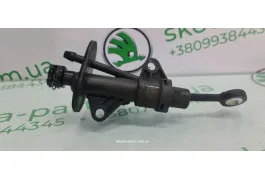 Циліндр щеплення головний 1.6tdi Skoda Octavia A7 5Q0721388F VAG (5Q0721388F)