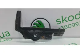 Кріплення акумулятора АКБ Skoda Octavia A7 5Q0803249C VAG (5Q0803249C)