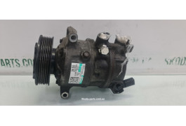 Компресор кондиціонера 1.6tdi Skoda Octavia A7 5Q0820803C VAG (5Q0820803C)