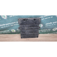 Захист днища центральний Skoda Octavia A7 1.6 TDI VAG (5Q0825230H)