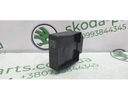 Модуль керування (ЕБУ) паливним насосом Skoda Octavia A7 1.6 TDI 5Q0906121G VAG (5Q0906121G)