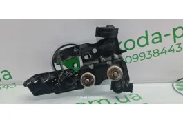 Кронштейн кріплення роз'ємів Skoda Octavia A7 5Q0906287 VAG (5Q0906287)