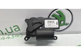 Двигун заслінки пічки  рециркуляції Skoda Octavia A7 5Q0907511A VAG (5Q0907511A)