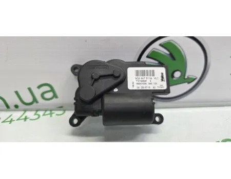 Двигун заслінки пічки  рециркуляції Skoda Octavia A7 5Q0907511A VAG (5Q0907511A)
