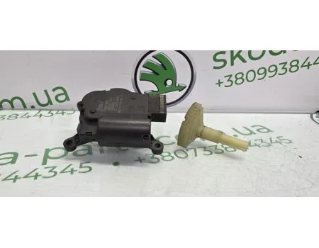 Двигун заслінки пічки потоку повітря Skoda Octavia A7 5Q0907511K VAG (5Q0907511K)