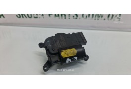 Двигун заслінки пічки правий Skoda Octavia A7 VAG (5Q0907511Q)