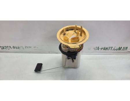Модуль паливного насосу з датчиком рівня палива насос в бак Skoda Octavia A7 1.6 TDI VAG (5Q0919050P)