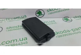 Кришка блоку запобіжників Skoda Octavia A7 5Q0937132B VAG (5Q0937132B)